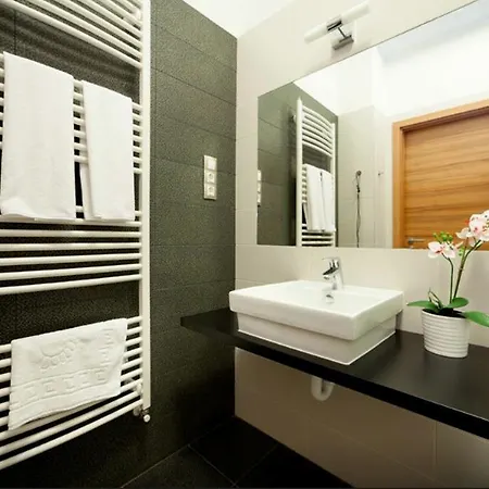 Art Deco Szerb Utca Appartamento Budapest
